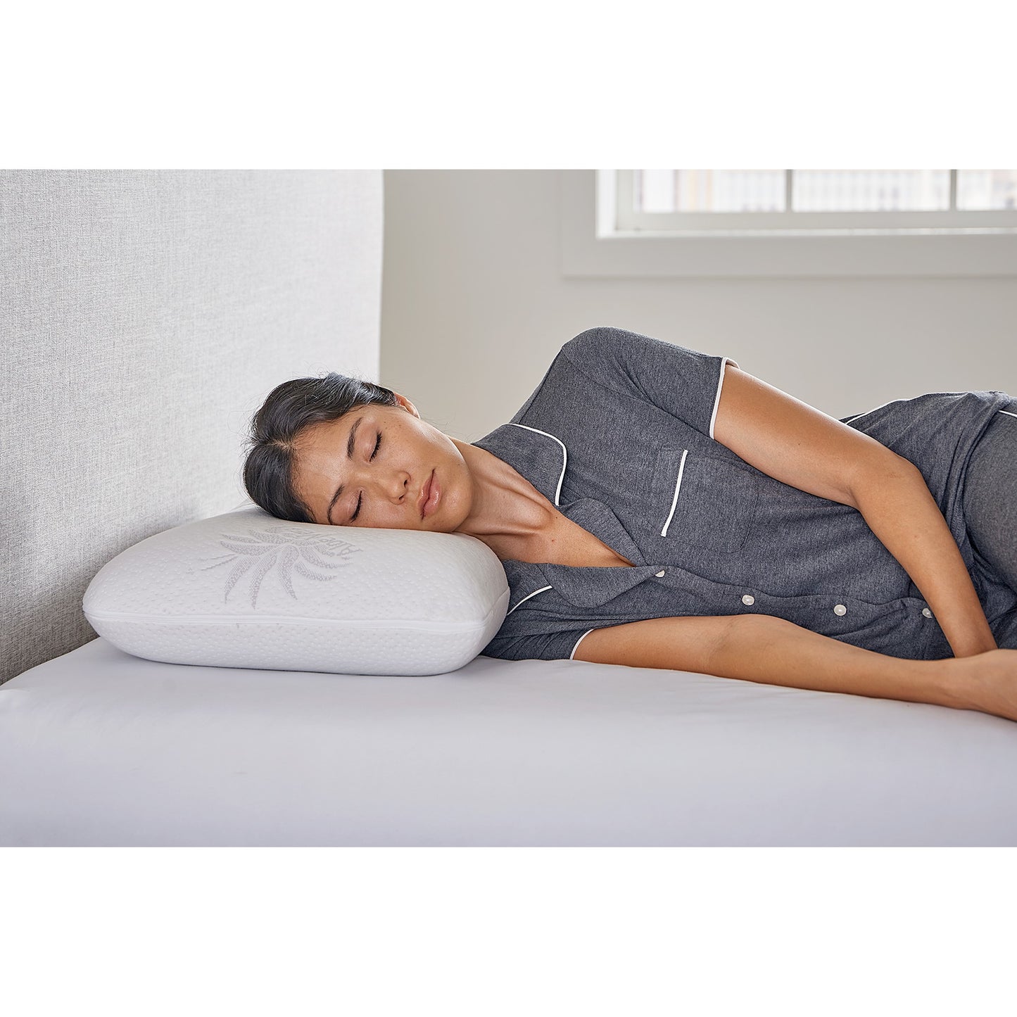 MLILY® Serenity Side-Sleeper Contour Memory Foam Pillow